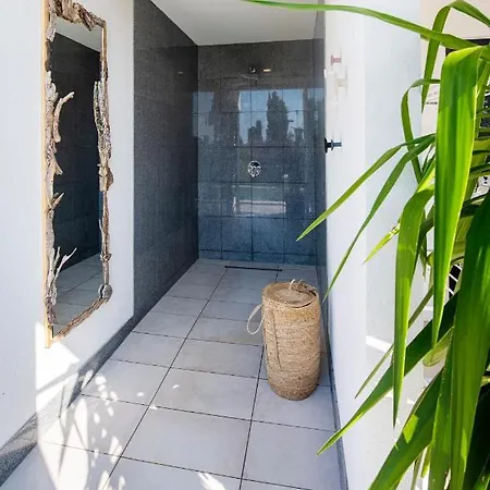 Goldimare Garden Apartment